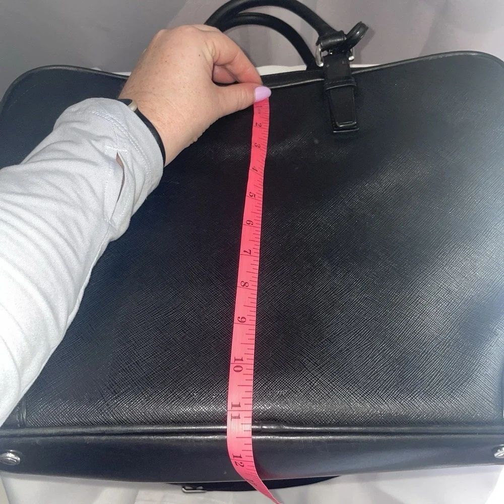 Tumi 16